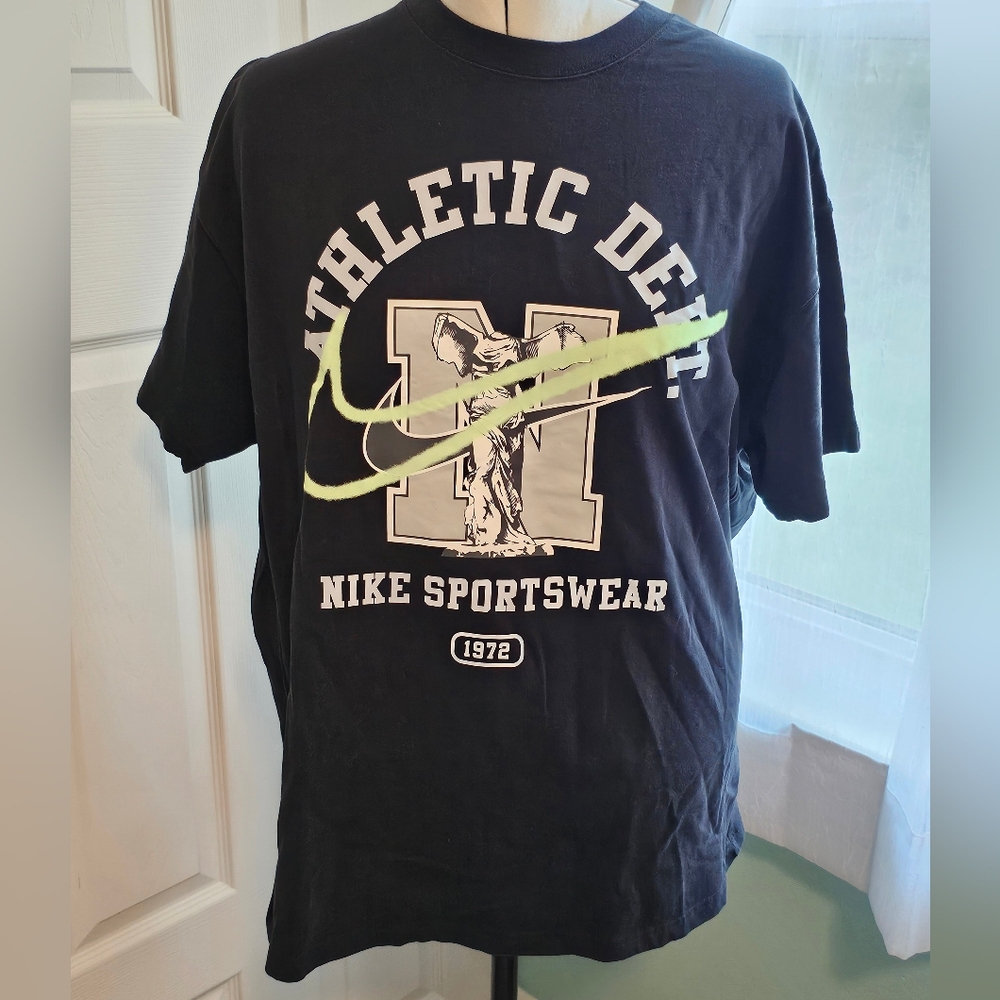 Nike Sportswear Men's Goddess of Victory 1972 T Shirt Size XL Style DC2742